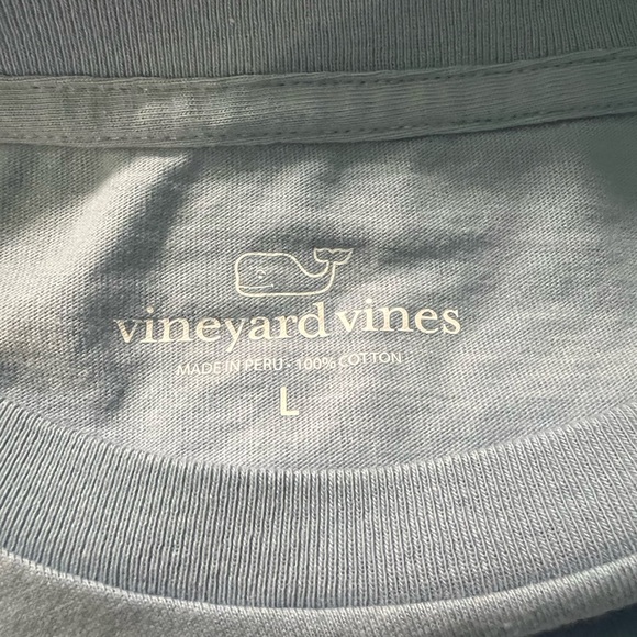 Vineyard Vines long sleeve, size- Large - Picture 4 of 4